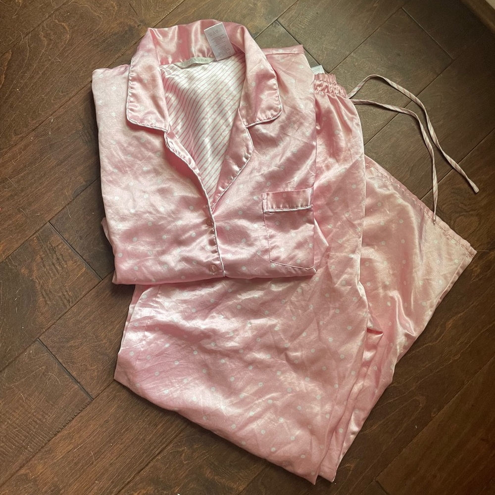 Pink and white polka dot satin like pajamas